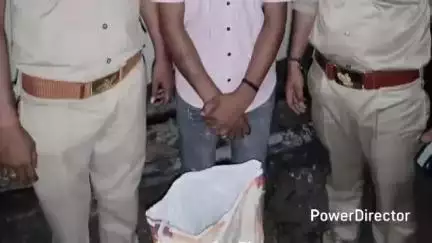 राजापुर: राजापुर पुलिस ने 20 क्वार्टर देसी शराब के साथ एक अभियुक्त को किया गिरफ्तार, आबकारी अधिनियम के तहत की कार्रवाई
