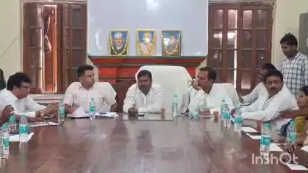 जमालपुर: नगर परिषद जमालपुर के सभागार में 20 सूत्री बैठक का आयोजन किया गया