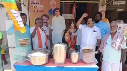 காஞ்சிபுரம்: பெரிய காஞ்சிபுரம் பகுதியில் பாஜக முன்னாள் மாநில தலைவர் அண்ணாமலை பிறந்தநாள் நிர்வாகிகள் கேக் இனிப்பு அன்னதானம் வழங்கி கொண்டாடினர்