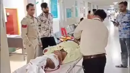 छिंदवाड़ा नगर: सिमरिया के पास अज्ञात वाहन की टक्कर से एक व्यक्ति घायल, ज़िला अस्पताल में भर्ती