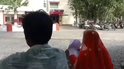 नरसिंहपुर: खेतिहर मजदूर महिला से जबरदस्ती की कोशिश, पीड़िता पति के साथ पहुंची एसपी कार्यालय