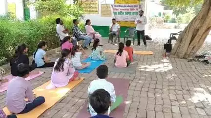 जसवंतनगर: ग्राम कुरसैना व अन्य स्कूलों में अधिकार पर जागरूकता शिविर, बच्चों को खंड शिक्षा अधिकारी गिरीश ने दी जानकारियां