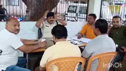 मुंगेर: कोतवाली थाना परिसर में बकरीद पर्व को लेकर शांति समिति की बैठक आयोजित की गई