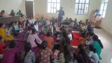 हिण्डोली: किशोर-किशोरियों के साथ सुरक्षित व असुरक्षित स्पर्श तथा स्वास्थ्य पीरियड्स विषय पर विशेष संवादात्मक सत्रों का आयोजन हुआ
