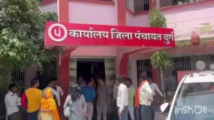 दुर्ग: दुर्ग जिले के ग्राम चंदखुरी में सचिव कामिनी चंद्राकर की मनमानी इतनी बढ़ गई #Jansamasya