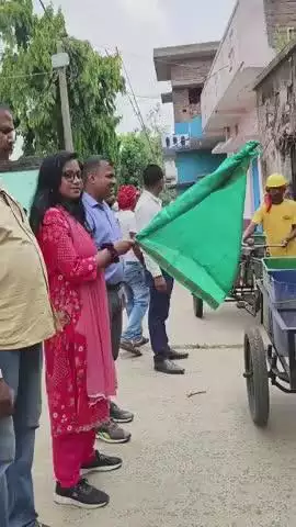 धोरैया: बटसार पंचायत में 2 साल से बंद कचरा उठाव फिर शुरू, बीडीओ ने हरी झंडी दिखाई