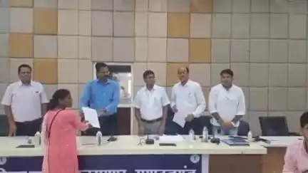 बलरामपुर: बलरामपुर में कलेक्टर ने युक्ति युक्तकरण के अंतर्गत काउंसलिंग प्रक्रिया का किया अवलोकन
