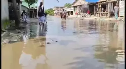 চেঙা: ৰাউলী-চেঙা পথৰ দুৰৱস্থা, ঠিকাদাৰৰ হেমাহিৰ বাবে সম্পূৰ্ণ নোহোৱা পথৰ বাবে ৰাইজৰ দুৰ্ভোগ #jansamasya