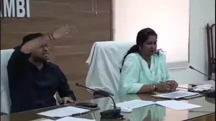 मंझनपुर: हाईवे और रामवन गमन मार्ग के निर्माण में तेजी, डीएम ने मंझनपुर में बैठक कर दिए सख्त निर्देश