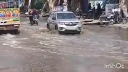 पलवल: 6 जून को सीएम के आने की तैयारी में प्रशासन, अलीगढ़ मार्ग पर सीवर लाइन ओवरफ्लो से लोग परेशान
