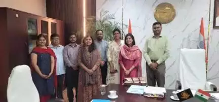 గద్వాల్: జిల్లాలో చేనేత కార్మికులను ప్రోత్సహించడానికి WE HUB మహిళా పారిశ్రామికవేత్తలతో:కలెక్టర్ బిఎం సంతోష్ కుమార్