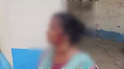 সিউড়ি ১: দেওরের হাতে আক্রান্ত হয়ে রক্তাক্ত হলো বৌদি, ঘটনাটি ঘটেছে সিউড়ির দত্তপুকুর এলাকায়