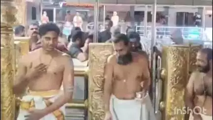 റാന്നി: പ്രതിഷ്ഠാദിനത്തോടനുബന്ധിച്ച പൂജകൾക്കായി ശബരിമല നട തുറന്നു, പ്രതിഷ്ഠാദിനം നാളെ