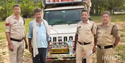 प्रतापपुर: प्रतापपुर पुलिस ने अवैध कबाड़ पर की सख्त कार्रवाई, 1 लाख कीमत के 26 टन कबाड़ किया ज़ब्त, 1 आरोपी गिरफ्तार