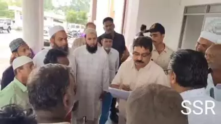 रतलाम नगर: रहमानी वेलफेयर सोसाइटी की भूमि पर अवैध गतिविधियों और अध्यक्ष पर हमला करने वालों पर कार्रवाई हेतु कलेक्टर कार्यालय में ज्ञापन