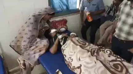 नरसिंहपुर: बड़े दामाद ने जान से मारने के लिए सास पर चाकू से किया हमला, घायल अस्पताल में भर्ती