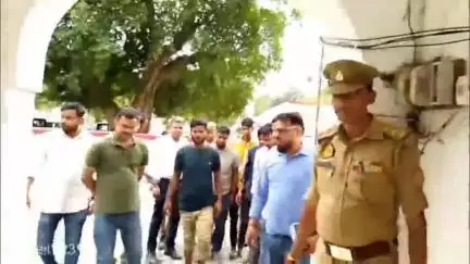 नवाबगंज: देवा थाना क्षेत्र से तीन अभियुक्तों को गिरफ्तार किया गया, 108 कॉपर की छड़ की बरामदगी की जानकारी एएसपी ने दी