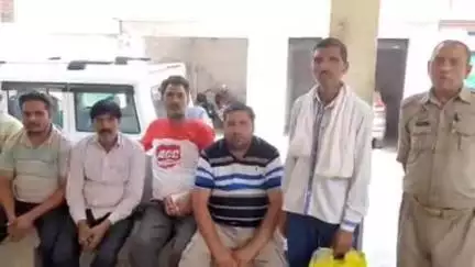 थाना बीबीनगर क्षेत्र के ग्राम मंडोना में जमीनी विवाद को लेकर झगड़ा कर रहे 7 ग्रामीणों को पुलिस ने किया गिरफ्तार