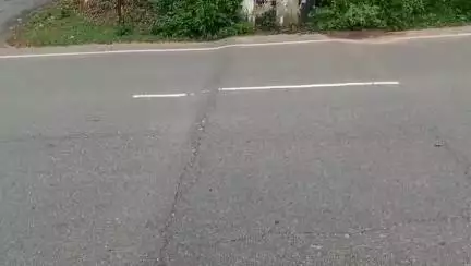 সাব্রুম: সাবরুম থেকে সাত চাঁদ পর্যন্ত ৮ নং জাতীয় সড়কে রাস্তা খারাপ থাকায় যানবাহন চালকরা অসুবিধার সম্মুখীন হচ্ছে #jansamasya