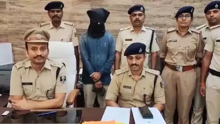 पूर्णिया पूर्व: साइबर थाना पूर्णिया ने गेमिंग एप के माध्यम से फ्रॉड करने वाले अभियुक्त को किया गिरफ्तार, एसपी ने की प्रेस वार्ता