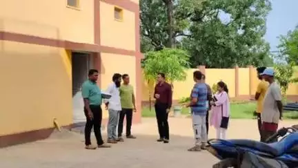सुकमा: कलेक्टर ने छिंदगढ़ विकास खंड का निरीक्षण कर व्यवस्थाओं में सुधार के लिए दिए निर्देश