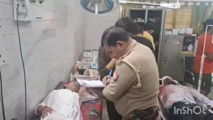 धामपुर: अफजलगढ़ क्षेत्र के कालागढ़ मार्ग पर थ्री व्हीलर पलटने से आधा दर्जन घायल, 3 को जिला अस्पताल किया गया रैफर