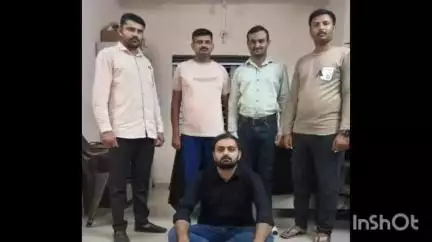 ખંભાળિયા: શહેરમાં મોબાઇલ ફોનમાં આઇડી વડે ઓનલાઇન જુગાર રમતો શખ્સ ઝડપાયો