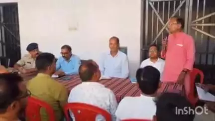 बिक्रमगंज: बिक्रमगंज थाना परिसर में बकरीद पर्व को लेकर अनुमंडल स्तरीय शांति समिति की बैठक की गई