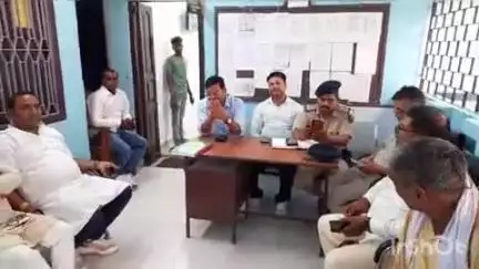 नावकोठी: बकरीद पर्व को लेकर नावकोठी प्रखंड परिसर में शांति समिति की बैठक, शरारती तत्वों पर प्रशासन की रहेगी नज़र
