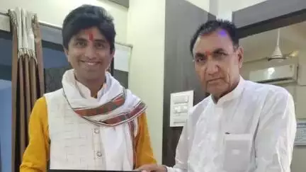 राजगढ़: राज्यमंत्री नारायण सिंह पंवार ने नव-नियुक्त मलावर विधानसभा मंडल अध्यक्ष का स्वागत किया
