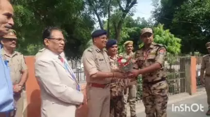 आगरा: एडीजी सुरक्षा आगरा पहुंचे, ताजमहल मेट्रो स्टेशन व दीवानी कोर्ट परिसर में सुरक्षा व्यवस्थाओं का किया निरीक्षण