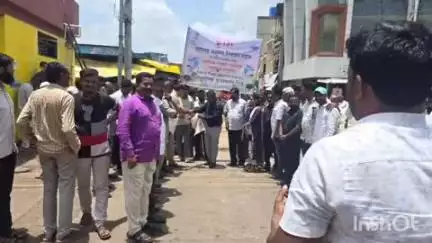 लातूर: जागतिक पर्यावरण दिनानिमित्त गंजगोलाईत प्लास्टिक, प्रदूषण निर्मूलन जनजागरण रॅली