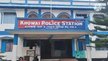 খোয়াই: চোর সন্দেহে পুলিশ মারানদী এলাকা থেকে আটক করেছে দুই যুবকে