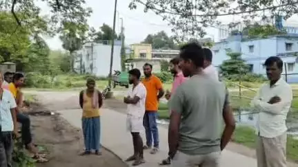 হিলি: পারিবারিক অশান্তির জেরে হিলির শ্রীরামপুরে কীটনাশক খেয়ে আত্মঘাতী এক গৃহবধূ, তদন্তে পুলিশ