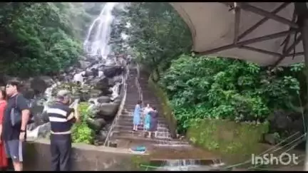 सावंतवाडी: आंबोली धबधब्‍यावर सायंकाळी ५ नंतर पर्यटकांना जाण्‍यास बंदी; सावंतवाडी पोलिसांची माहिती