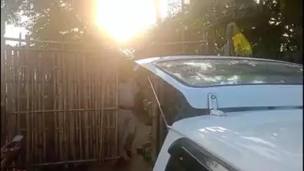 ময়নাগুড়ি: ব্রহ্মপুর বাজার এলাকার রহস্যজনক ঘটনা প্রকাশ, বাড়ির ভেতর মাটি খুঁড়ে উদ্ধার হল এক ব্যক্তির মৃতদেহ
