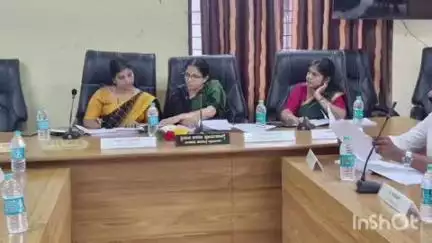 ಶಿವಮೊಗ್ಗ: ಅಧಿಕಾರಿಗಳು ಸರ್ಕಾರಿ ಯೋಜನೆಗಳನ್ನು ಜನರಿಗೆ ತಲುಪಿಸಿ: ನಗರದಲ್ಲಿ ಶಾರದಾ ಪೂರ್ಯನಾಯ್ಕ್