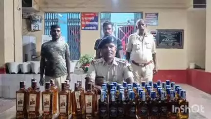 सोनबरसा: सोनबरसा पुलिस ने 11.685 लीटर विदेशी शराब के साथ तस्कर को किया गिरफ्तार, टेंपो जब्त