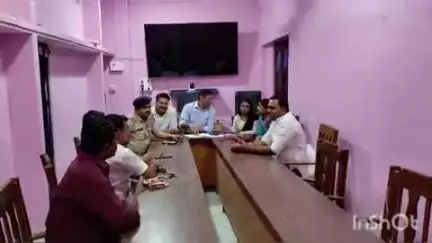 नावकोठी: विश्व प्लास्टिक दिवस पर नावकोठी में जनप्रतिनिधियों और पदाधिकारियों की बैठक, प्लास्टिक के बहिष्कार का आह्वान