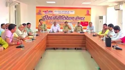मथुरा: वृंदावन: बांके बिहारी कॉरिडोर के सभी पक्षों की बैठक में अधिकारियों ने फिर मनाए गोस्वामी