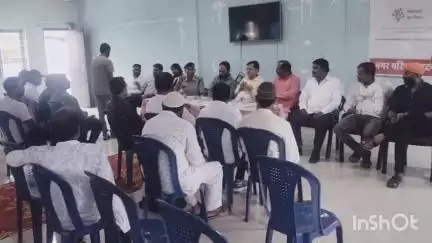 पाटन: नगर परिषद में शांति समिति की बैठक, नगर परिषद अध्यक्ष आचार्य जगेंद्र सिंह और एसडीएम मानवेंद्र सिंह रहे मौजूद