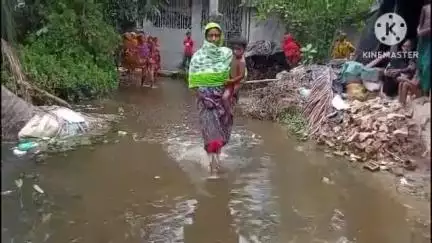 মগরাহাট ২: অল্প একটু বৃষ্টিতে মল্লিকপাড়া এলাকায় রাস্তা জলমগ্ন সমস্যার মধ্যে পড়েছে এলাকাবাসীরা#jansamasya
