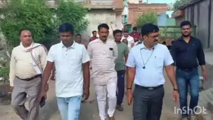 अंबाह: वार्ड 17 में जलभराव की शिकायत पर SDM रामनिवास सिकरबार ने किया निरीक्षण, तत्काल समाधान के दिए निर्देश