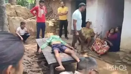 मनोहरपुर: मनोहरपुर में एक युवक ने बुधवार को घर में फांसी लगाकर आत्महत्या की