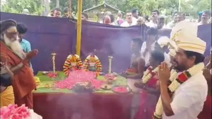பொள்ளாச்சி: சந்தேக கவுண்டன் பாளையத்தில்  பசும்பொன் சித்தர் ஆலய பூமி பூஜையில் ஏராளமான பொதுமக்கள் பங்கேற்பு