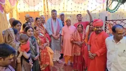 हज़ारीबाग: सांसद मनीष जायसवाल पहुंचे चानो और बेहरी, मंदिर निर्माण कार्य का लिया जायजा