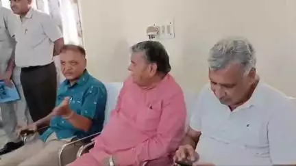 पाली: पंजाब के राज्यपाल गुलाबचंद कटारिया पाली पहुंचे, पनिहारी चौराहे के पास कार्यकर्ताओं ने किया उनका भव्य स्वागत
