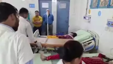 मुरादाबाद: भयंकर सड़क हादसे में घायलों की संख्या बढ़कर हुई 20, एक की मौत की पुष्टि अधिकारियों ने की