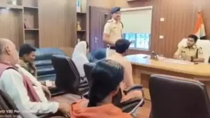 डुमरा: सीतामढ़ी: एसपी के जनता दरबार में उमड़ी लोगों की भीड़, उम्मीद लेकर पहुंचे लोग