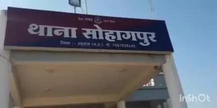 सोहागपुर: सोहागपुर पुलिस ने बुढ़ार रोड से नाबालिग बालिका को किया दस्तयाब, परिजनों को सौंपा